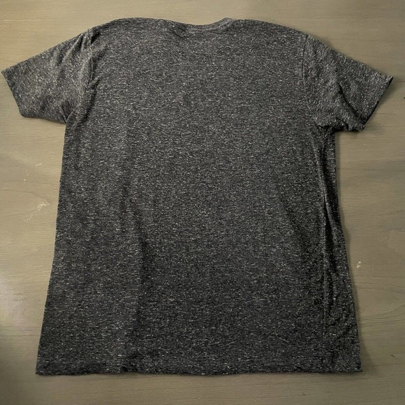 Harry Potter Mens Size Large T-shirt Hogwarts Crest Dark Heather Gray House - Picture 3 of 3